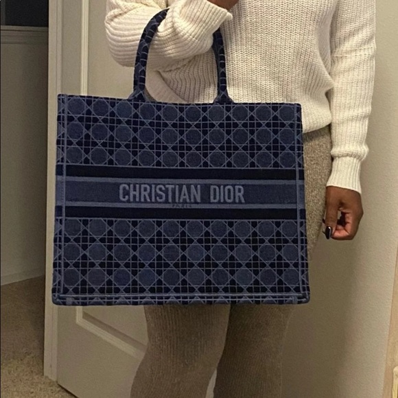 Cannage CD Book Tote Navy - Picture 5 of 5